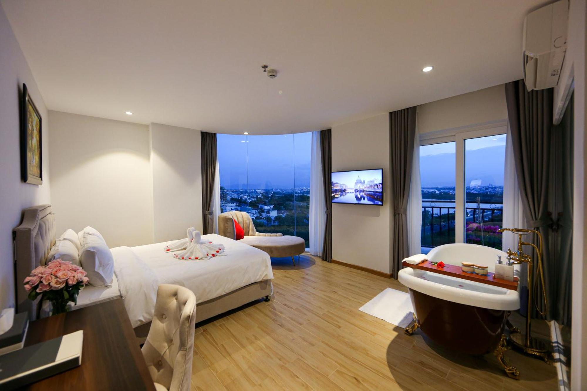 Rhm Luxury Hotel And Suite Da Nang Exterior photo