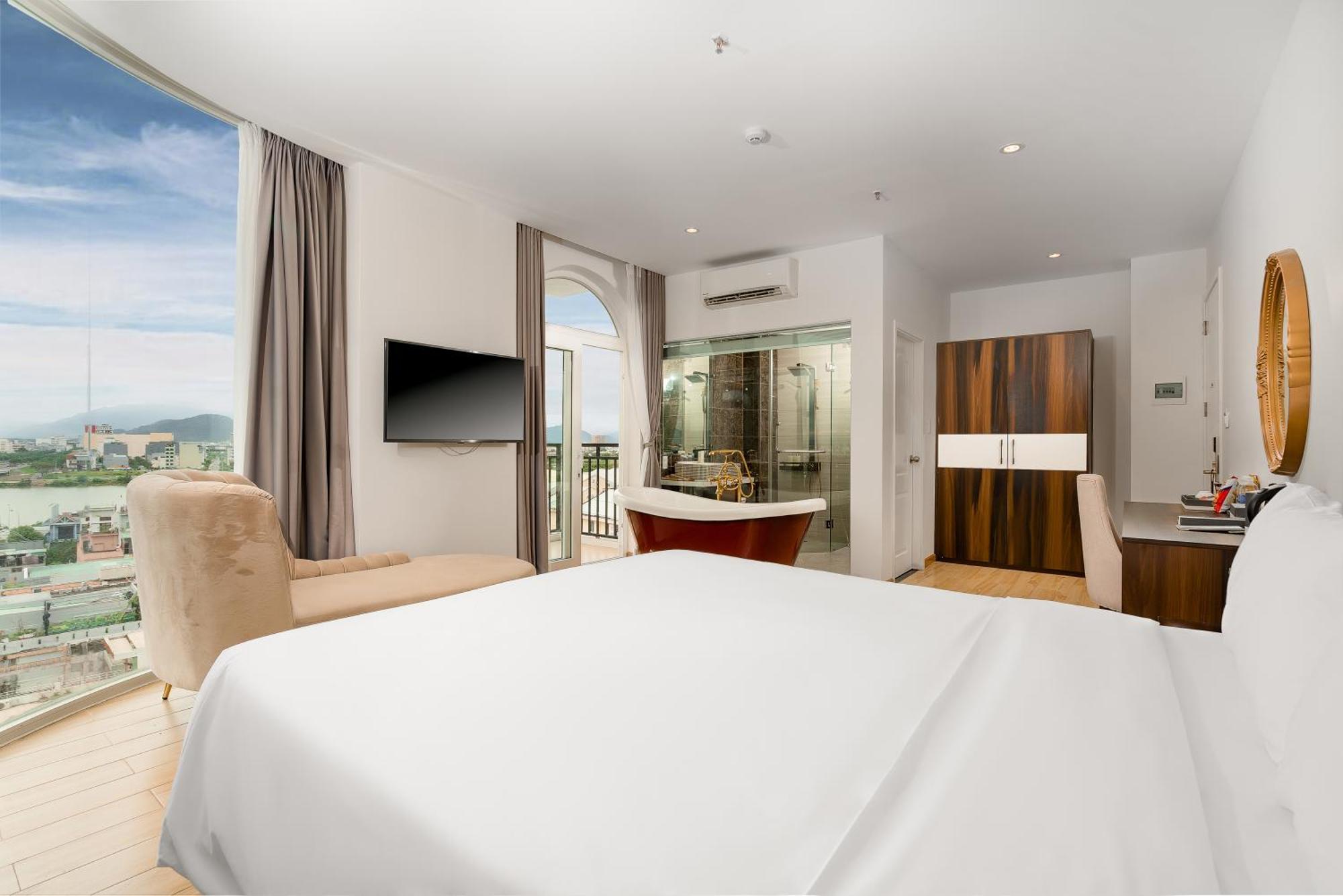 Rhm Luxury Hotel And Suite Da Nang Exterior photo